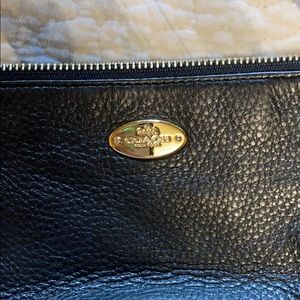 coach large wristlet